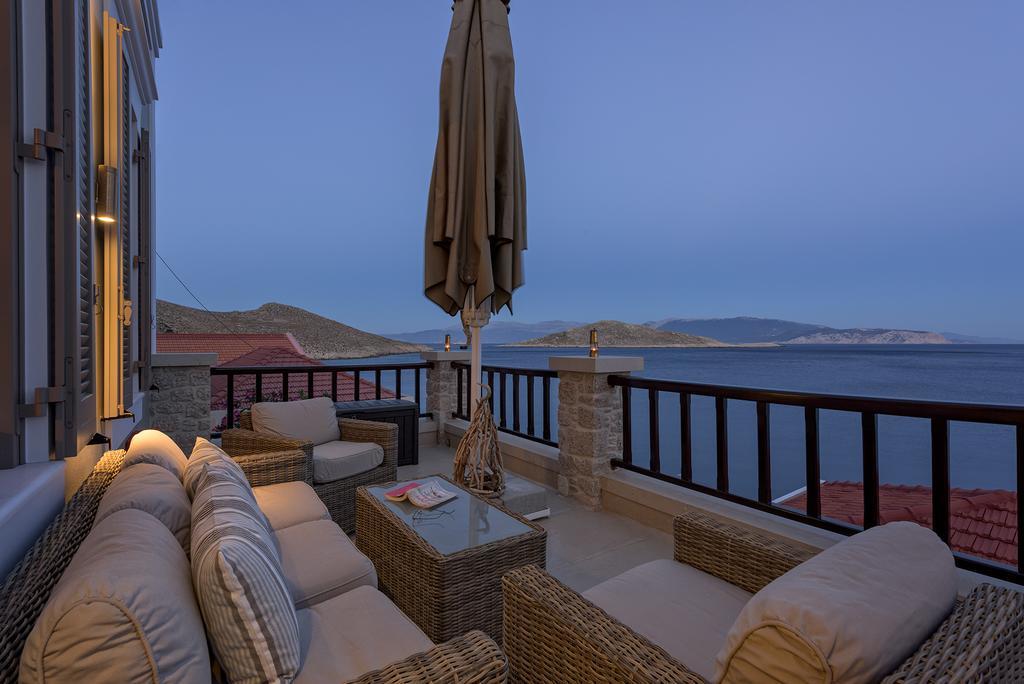 Villa Admiral'S House Chalki Town Exterior foto